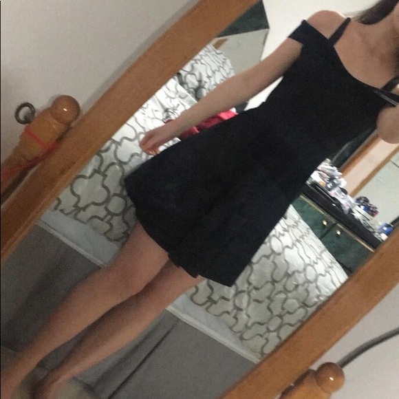 💘Monteau black dress over the shoulder sleeves! - Picture 11 of 11